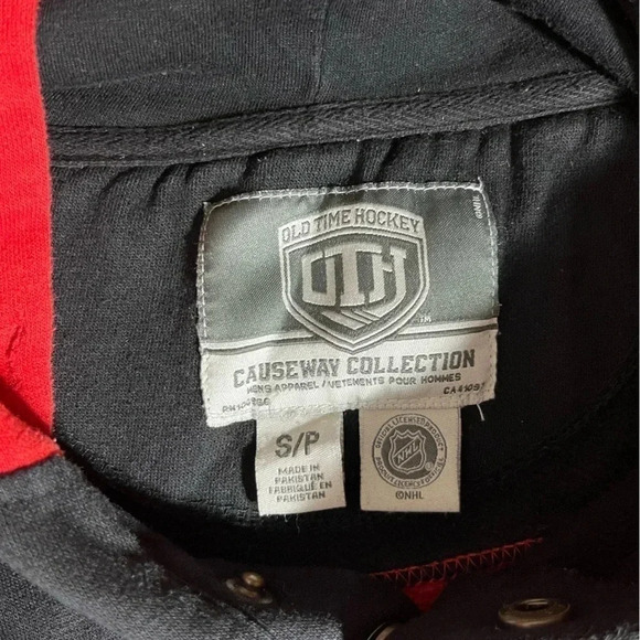 Chicago Blackhawk’s sweatshirt hoodie Size S - Picture 3 of 7